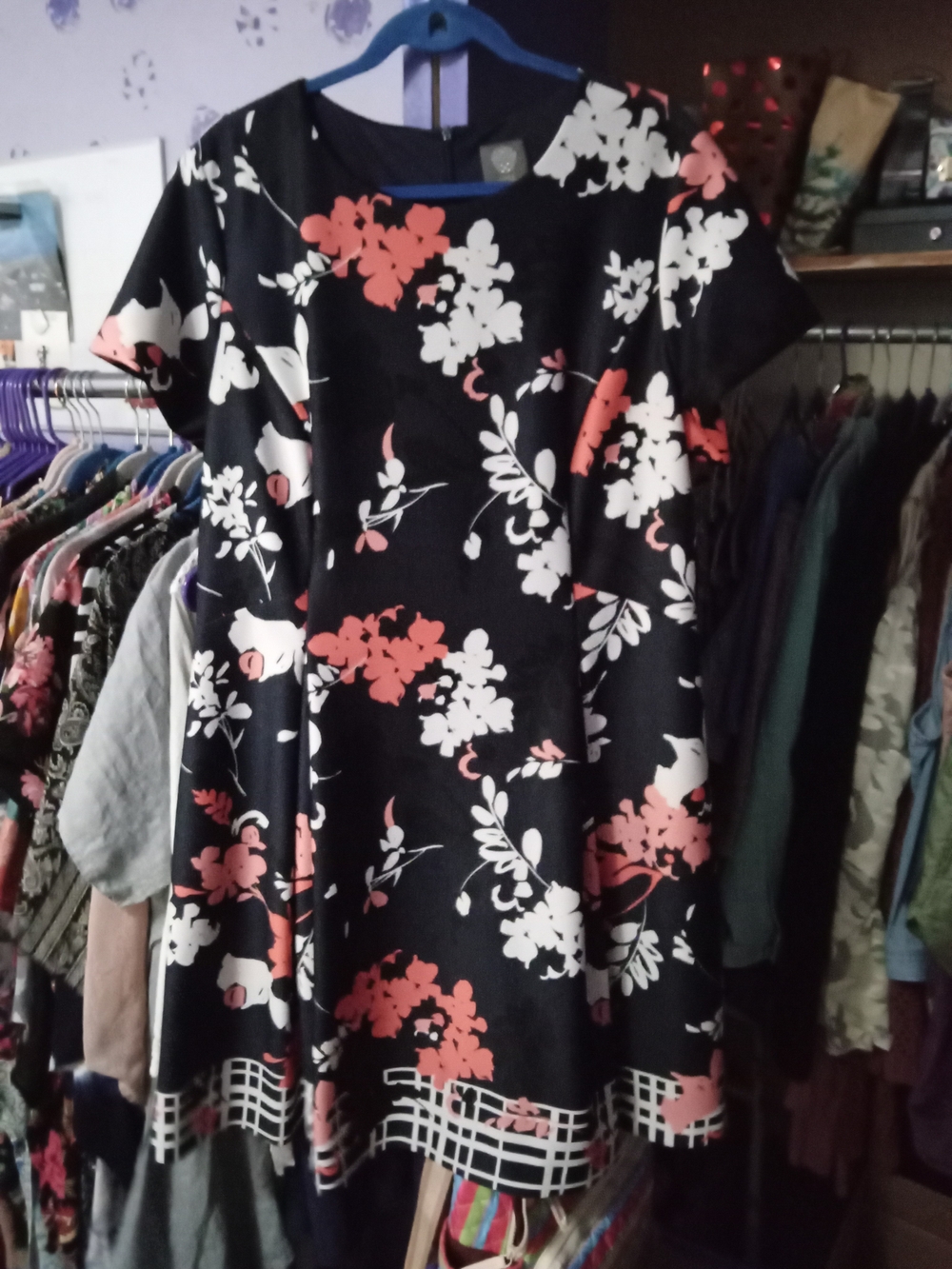 Vince Camuto Black Midi Dress With Coral And White Floral Print